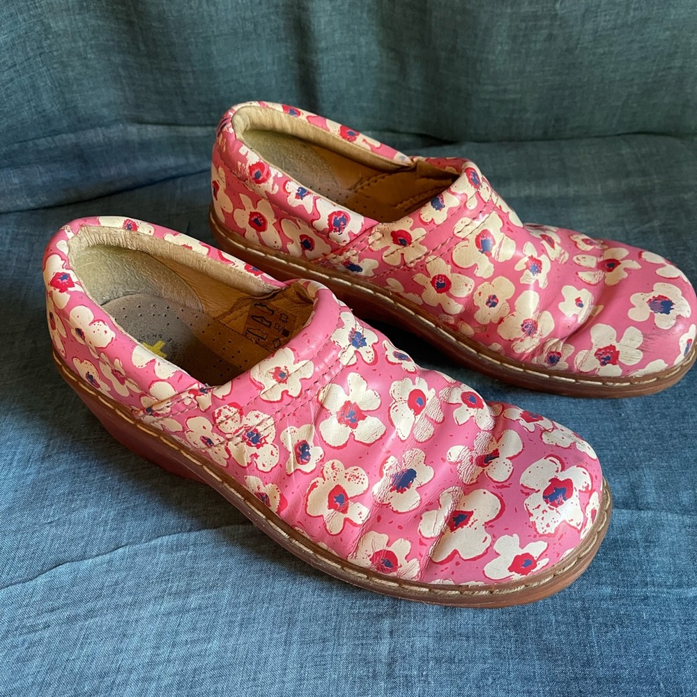 **VERY RARE FIND** Dr. Martens Pink Floral Slip-Ons Mules Women 9 - Picture 4 of 4